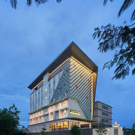 Maxonehotels At Kota Harapan Indah-贝克西 外观 照片